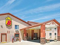Super 8 by Wyndham Longmont Twin Peaks Longmont Colorado — Property