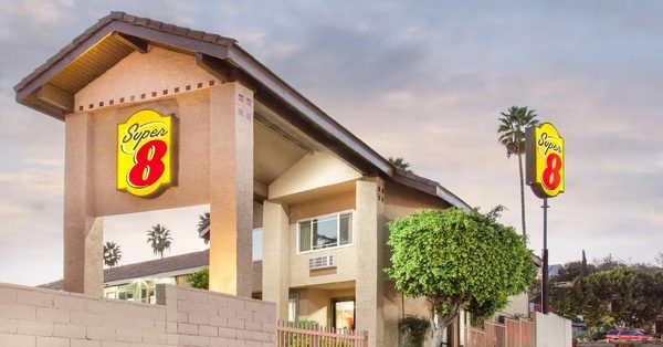 Super 8 by Wyndham Los Angeles Alhambra Los Angeles California — Property