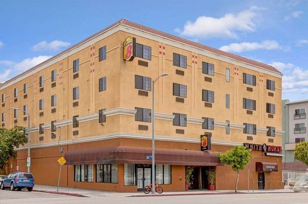 Super 8 by Wyndham Los Angeles Culver City Area Los Angeles California — Property