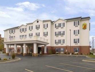 Super 8 by Wyndham Louisville Expo Center — Property
