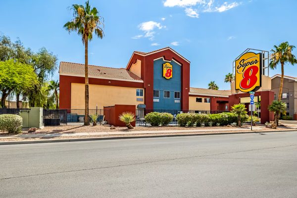 Super 8 by Wyndham Marana Tucson Area — Property