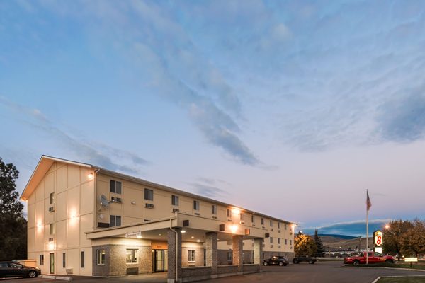Super 8 by Wyndham Missoula Reserve St — Property