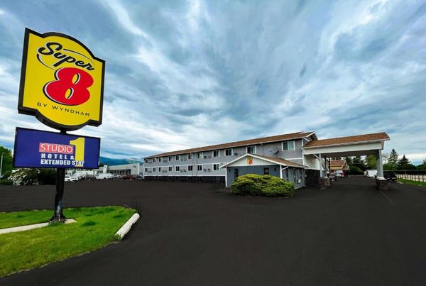 Super 8 by Wyndham Missoula Reserve St — Property