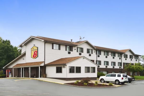 Super 8 by Wyndham New Castle — Property