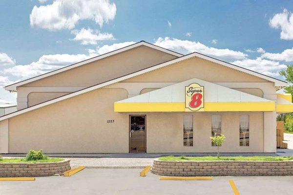 Super 8 by Wyndham Norfolk Chesapeake Bay — Property