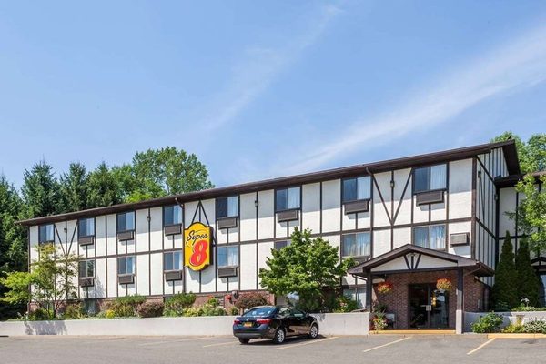 Super 8 by Wyndham Norfolk Chesapeake Bay — Property