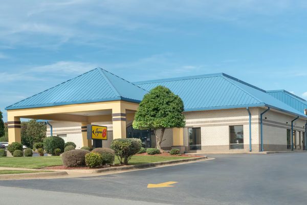 Super 8 by Wyndham North Little Rock McCain — Property