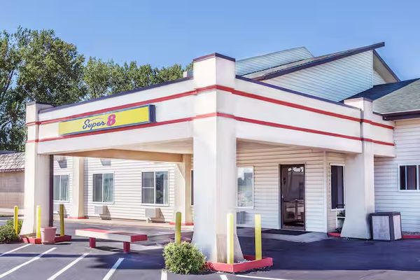 Super 8 by Wyndham North Sioux City — Property