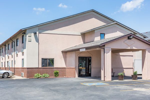 Super 8 by Wyndham Osceola IA Osceola Iowa — Property