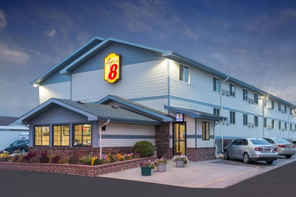 Super 8 by Wyndham Pierre SD — Property