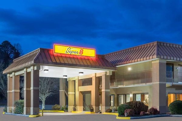 Super 8 by Wyndham Powell — Property