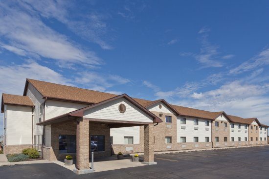 Super 8 by Wyndham Rochelle 601 East Highway 38 Rochelle Illinois — Property