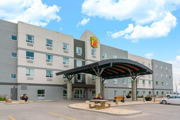 Super 8 by Wyndham Rochelle 601 East Highway 38 Rochelle Illinois — Property