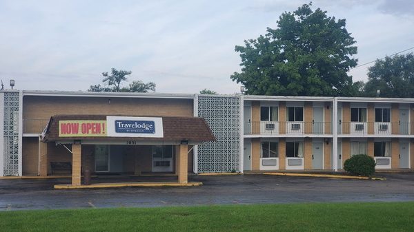Super 8 by Wyndham Rockford South — Property