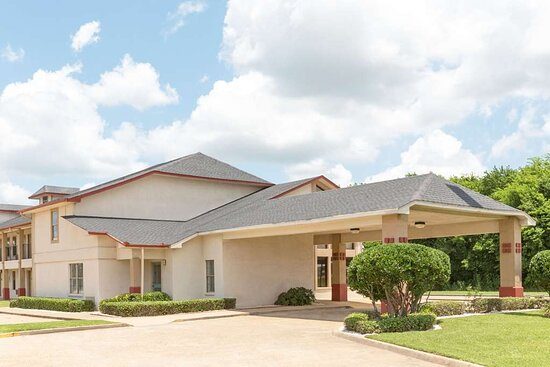 Super 8 by Wyndham Shreveport — Property