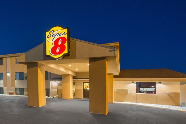 Super 8 by Wyndham Sioux City Morningside Area — Property
