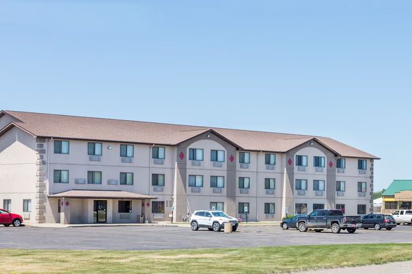 Super 8 by Wyndham Sioux City South — Property