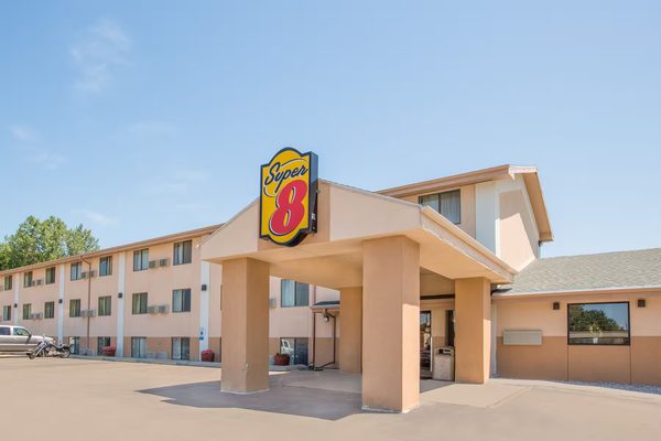 Super 8 by Wyndham Sioux City South — Property
