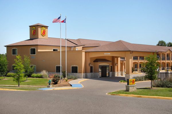 Super 8 by Wyndham Stephenville — Property