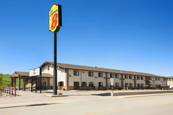 Super 8 by Wyndham Sturgis — Property