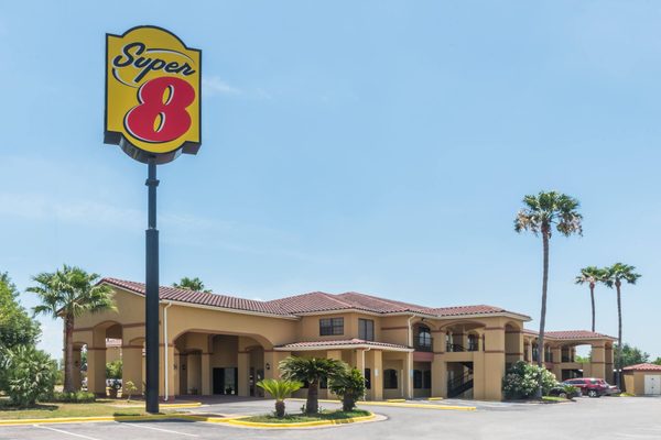 Super 8 by Wyndham Weslaco — Property