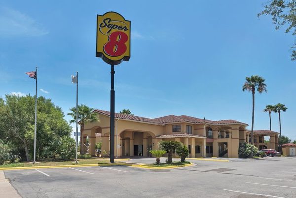 Super 8 by Wyndham Weslaco — Property