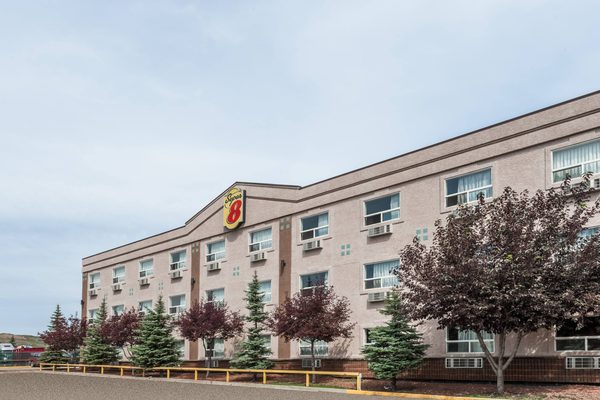 Super 8 by Wyndham West Plains — Property