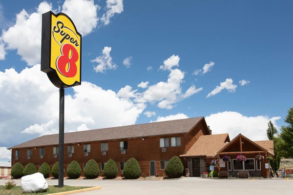 Super 8 by Wyndham Wheatland Wyoming — Property