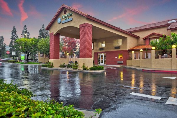 SureStay By Best Western Fontana — Property