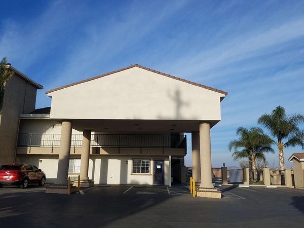 SureStay By Best Western Hollister — Property