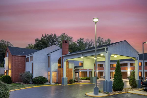 SureStay By Best Western Kansas City Country Inn North — Property