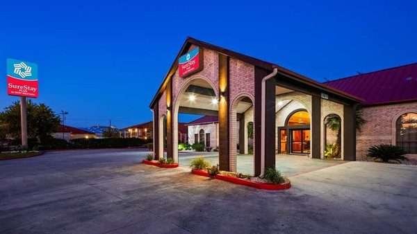 SureStay Plus by Best Western San Antonio Fiesta Inn — Property