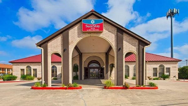 SureStay Plus by Best Western San Antonio Fiesta Inn — Property