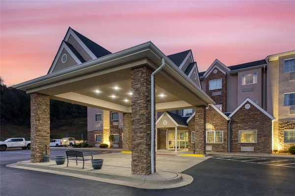 SureStay Plus Hotel by Best Western Buckhannon — Property
