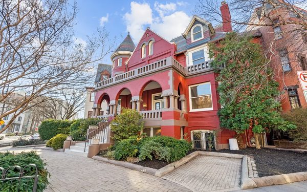 Swann House — Property
