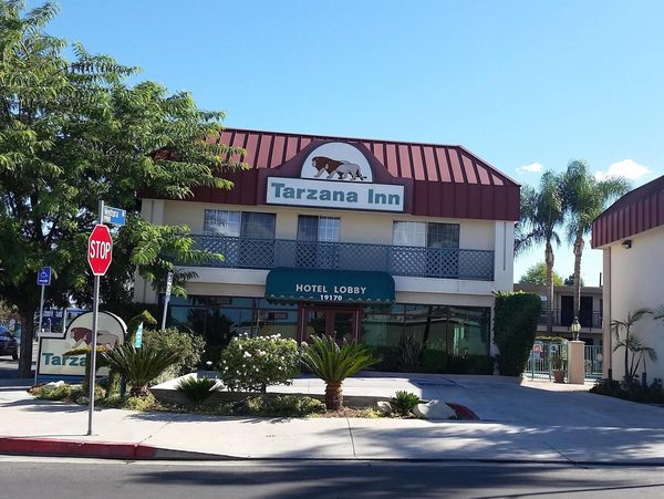 Tarzana Inn Los Angeles California — Property