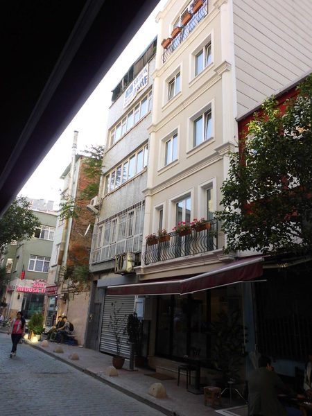 Ten Rooms Istanbul Istanbul — Property