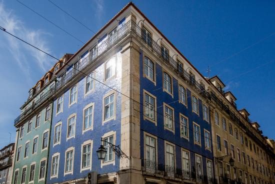 The 8 Downtown Suites — Property