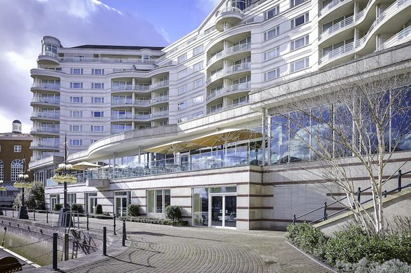 The Chelsea Harbour Hotel Spa London England — Property