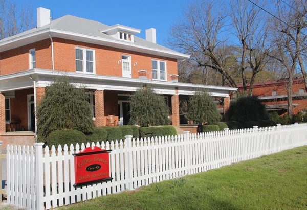The Gillen House Bed And Breakfast Maxeys Georgia — Property