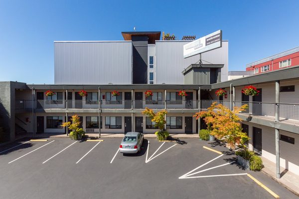 The Grove West Seattle Inn — Property