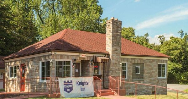 The Hillside Hotel Knoxville Maryland — Property