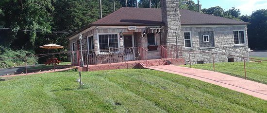 The Hillside Hotel Knoxville Maryland — Property