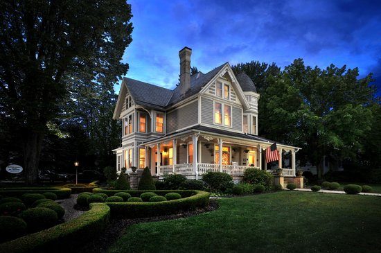 The Historic Morris Harvey House Inn — Property