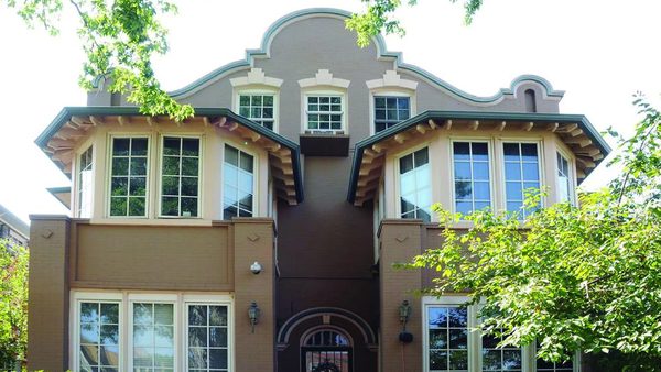 The Holiday Chalet Victorian Hotel — Property