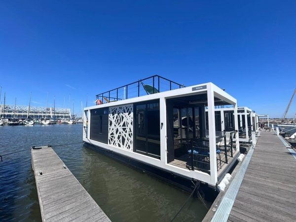 The Homeboat Company Parque das Nacoes Lisboa — Property