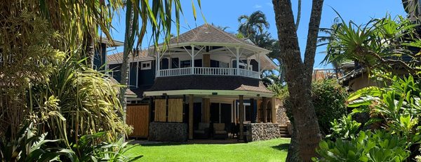 The Inn at Mama s Fish House — Property