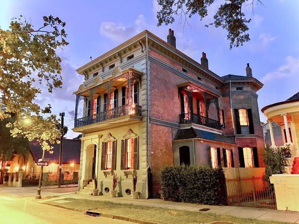 The Lanaux Mansion — Property
