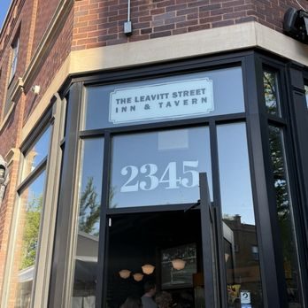 The Leavitt Street Inn Tavern Chicago Illinois — Property