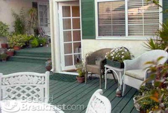 The Linnington Bed and Breakfast Los Angeles California — Property